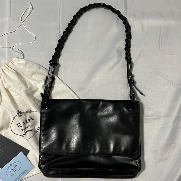 AUTHENTIC PRADA BLACK LEATHER SHOULDER BAG - Picture 4 of 11